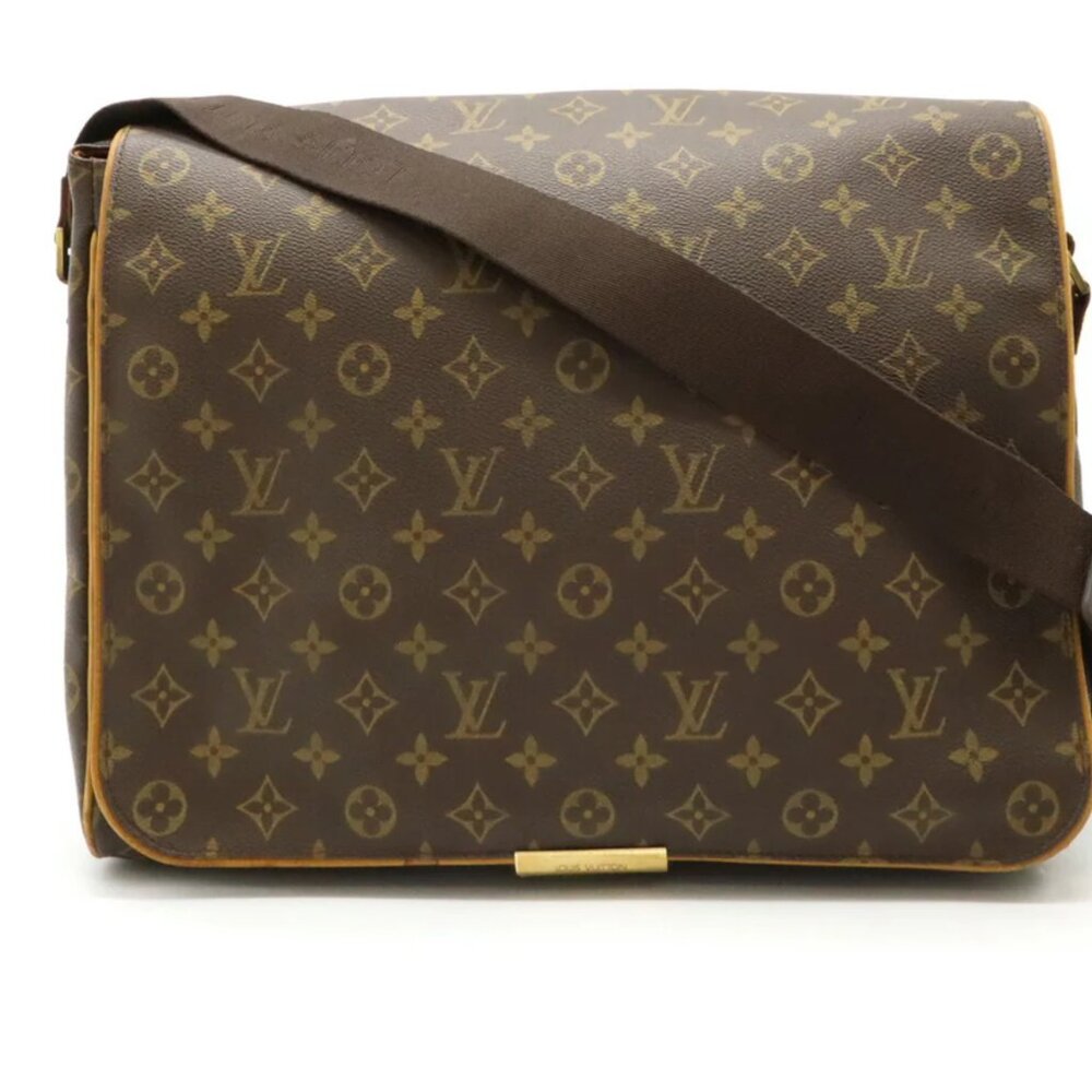 Louis Vuitton Authentic Messenger Bag